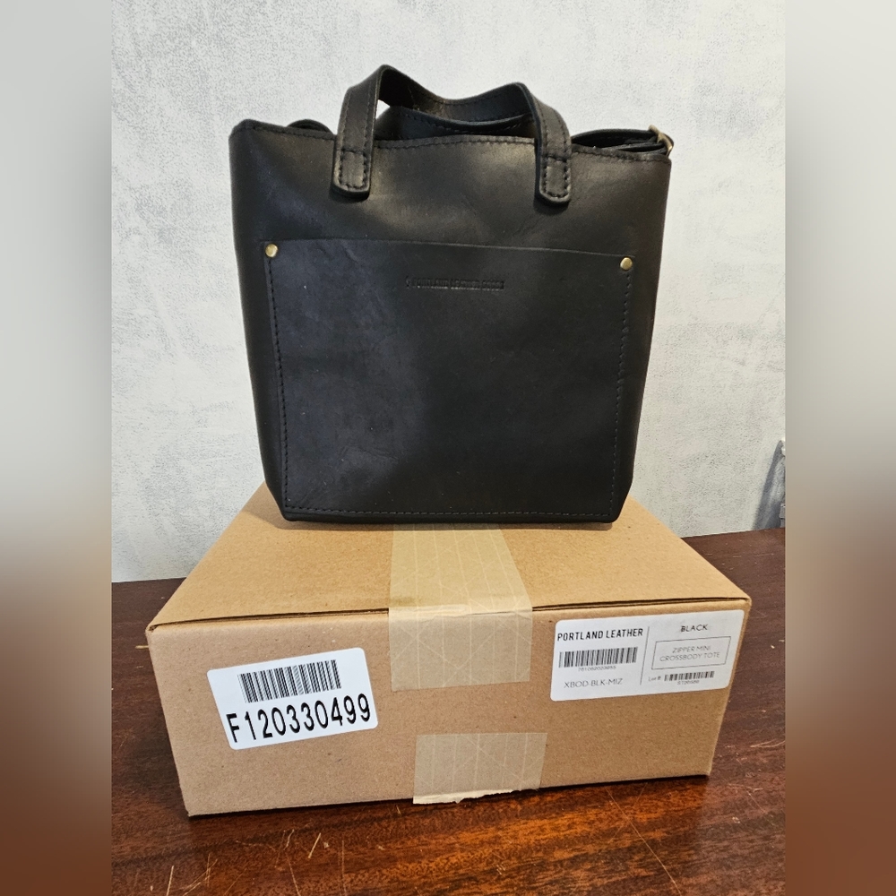 Portland Leather Goods Black Mini Zipper Crossbody